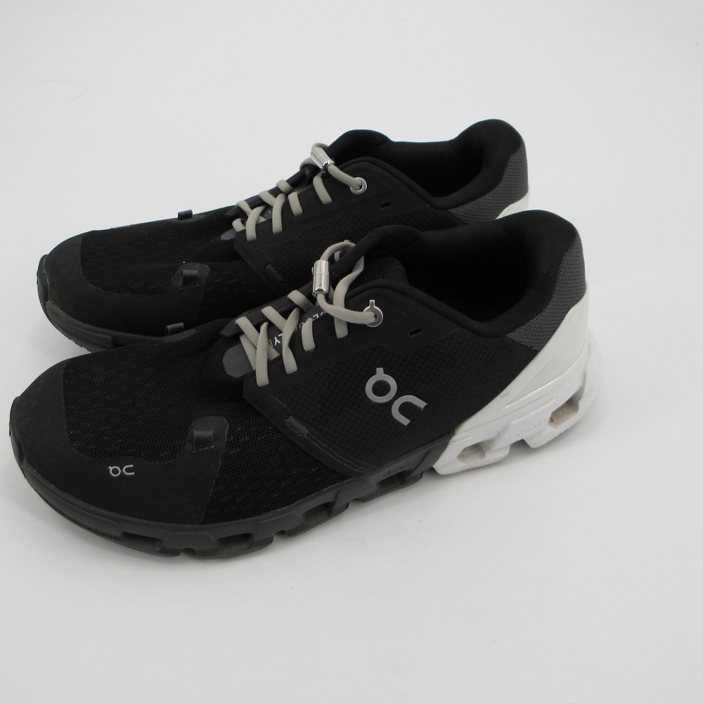 On Cloudflyer Womens 10.5 Running Shoes Black White CloudTec Helion Sneakers